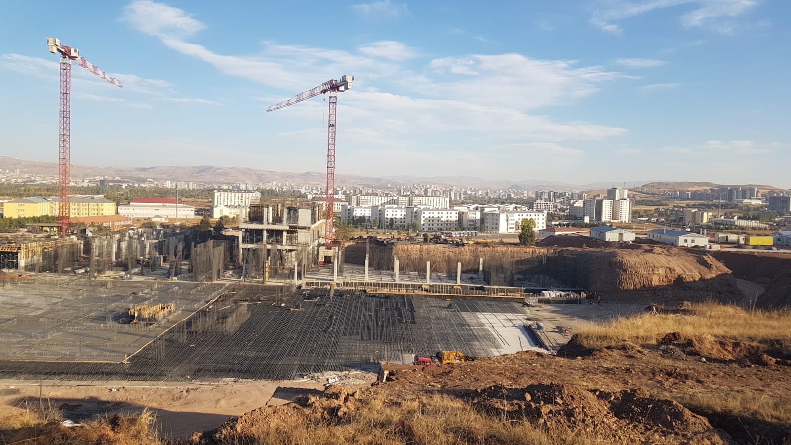 Sivas Cumhuriyet Üniversitesi Tıp Fakültesi Uygulama ve Araştırma Hastanesi Bina İnşaatı Yalıtım İşleri
